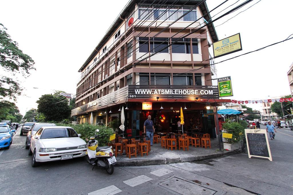 At Smile House Hotel Bangkok Exterior photo